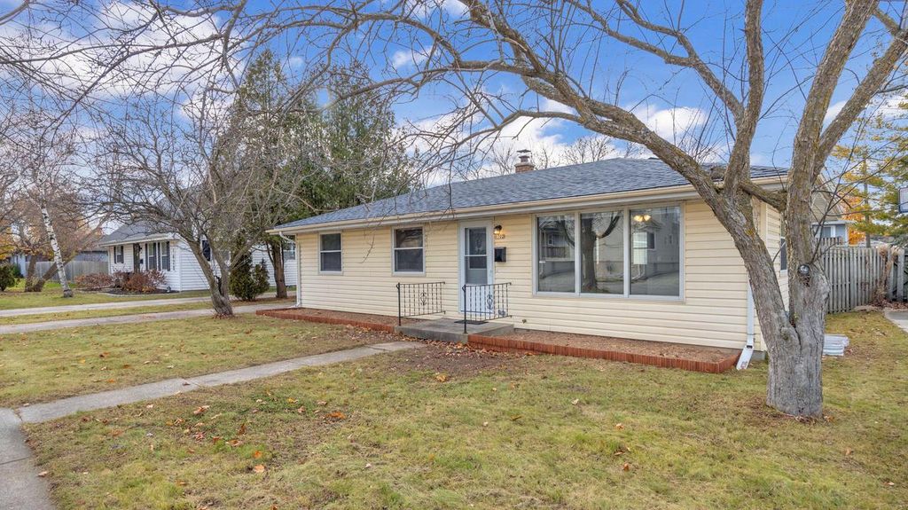 1702 N 26th STREET, Sheboygan, WI 53081