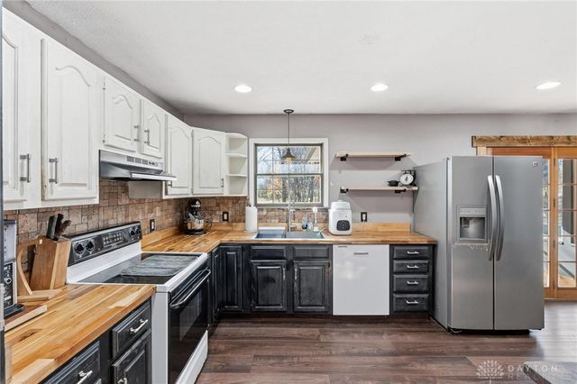 6037 Oregonia Road, Oregonia, OH 45054