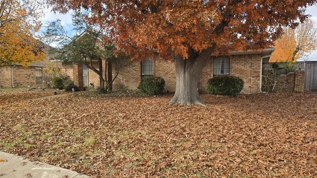 2909 Redwood Drive, Carrollton, TX 75007