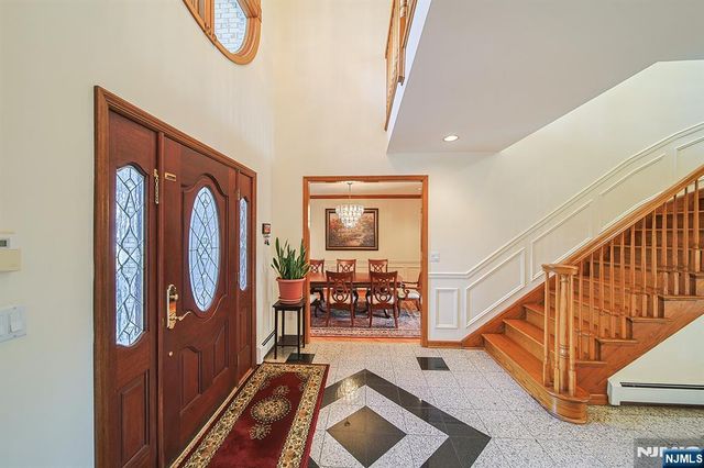 19 Dave Espie Way, Wayne, NJ 07470