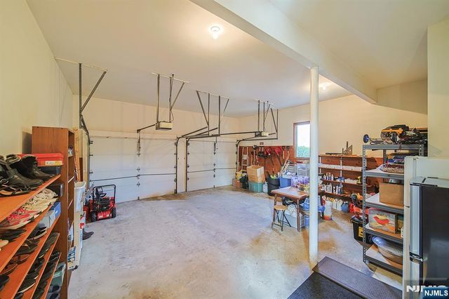 19 Dave Espie Way, Wayne, NJ 07470