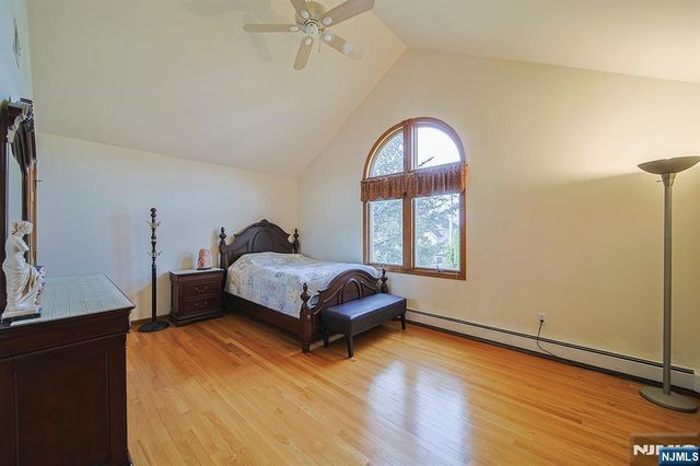 19 Dave Espie Way, Wayne, NJ 07470