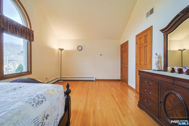 19 Dave Espie Way, Wayne, NJ 07470