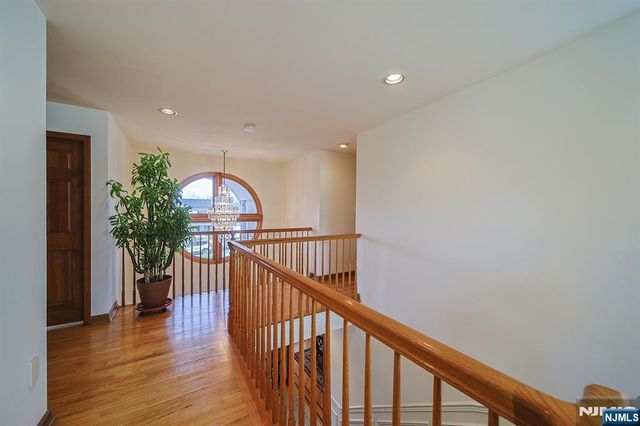 19 Dave Espie Way, Wayne, NJ 07470