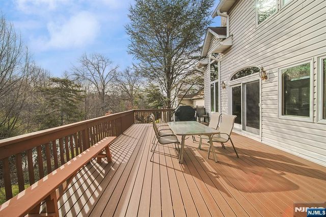 19 Dave Espie Way, Wayne, NJ 07470