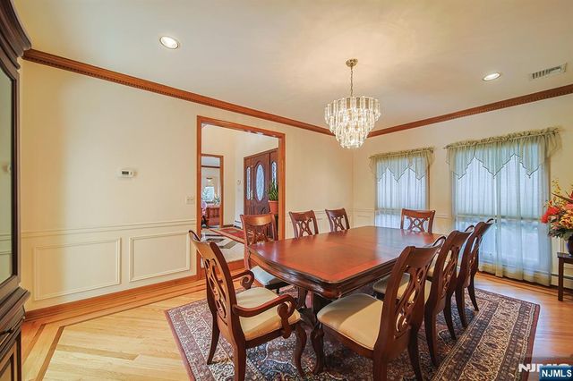 19 Dave Espie Way, Wayne, NJ 07470