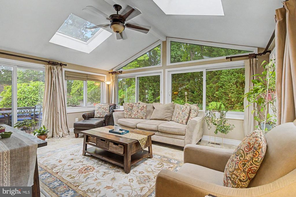 Image 1 of property listing at 4709 BALLYGAR RD, Baltimore, MD 21236