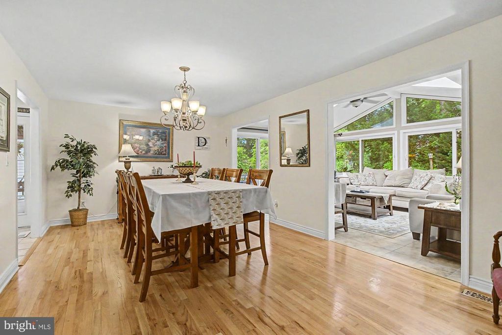 Image 13 of property listing at 4709 BALLYGAR RD, Baltimore, MD 21236