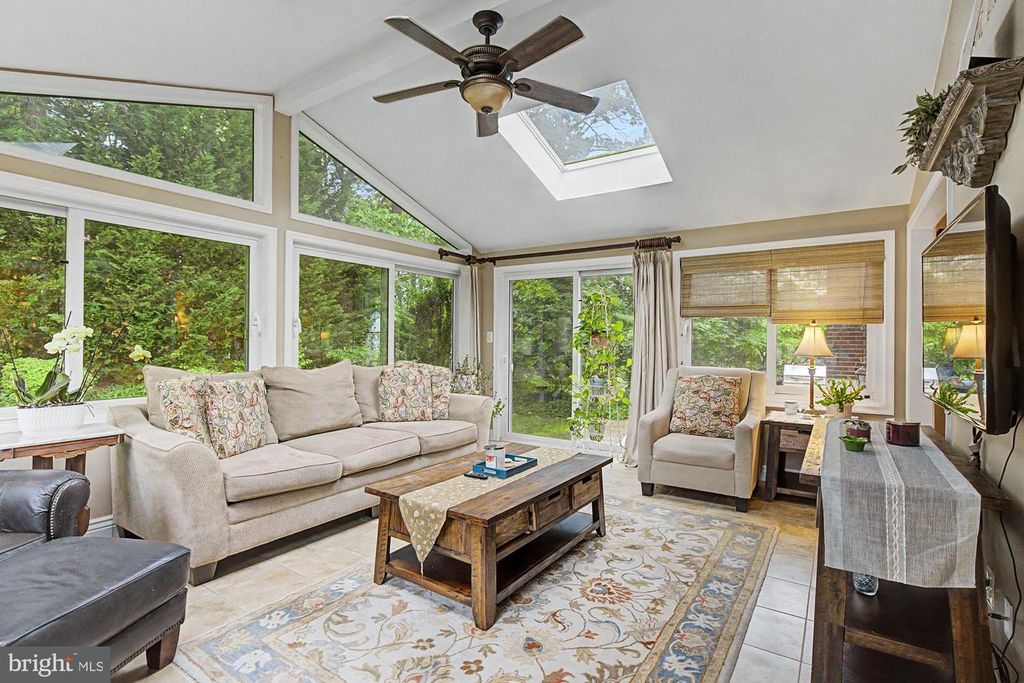 Image 18 of property listing at 4709 BALLYGAR RD, Baltimore, MD 21236