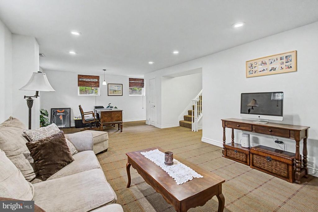 Image 40 of property listing at 4709 BALLYGAR RD, Baltimore, MD 21236