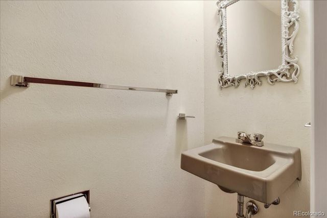 555 S Coors Court, Lakewood, CO 80228