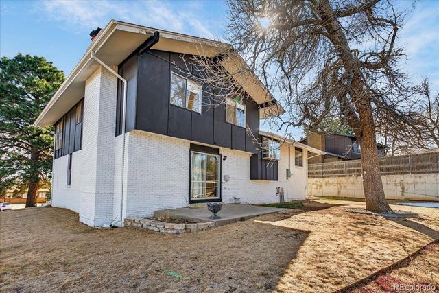 555 S Coors Court, Lakewood, CO 80228