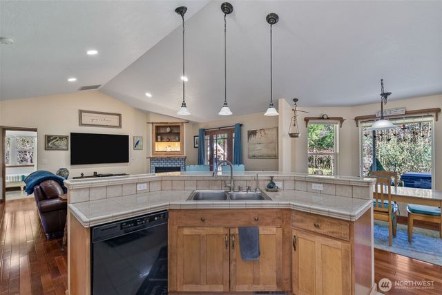 142 River Heights, Centralia, WA 98531