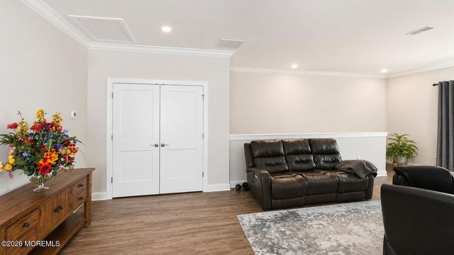 4 Pasture Drive, Farmingdale, NJ 07727