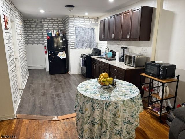 697 N 5Th St, Newark City, NJ 07107