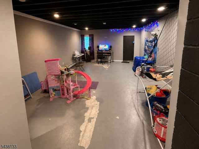 697 N 5Th St, Newark City, NJ 07107
