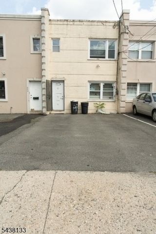 697 N 5Th St, Newark City, NJ 07107