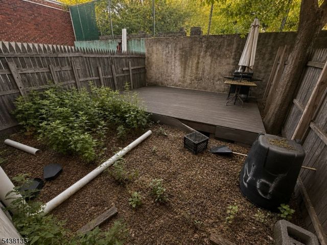 697 N 5Th St, Newark City, NJ 07107