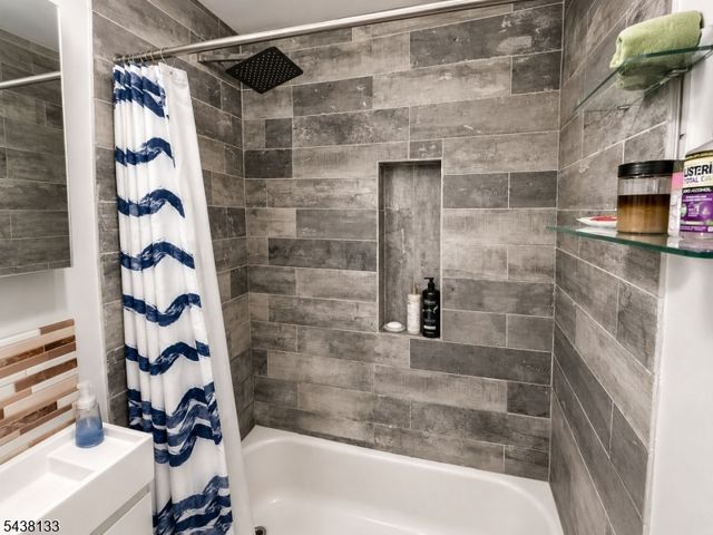 697 N 5Th St, Newark City, NJ 07107