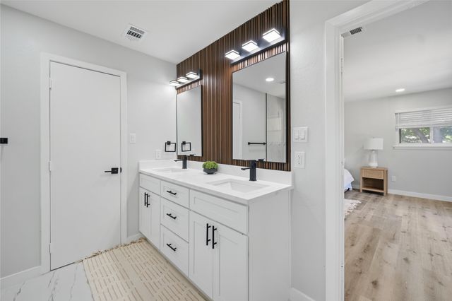 1013 Tanglewood Lane, Arlington, TX 76012