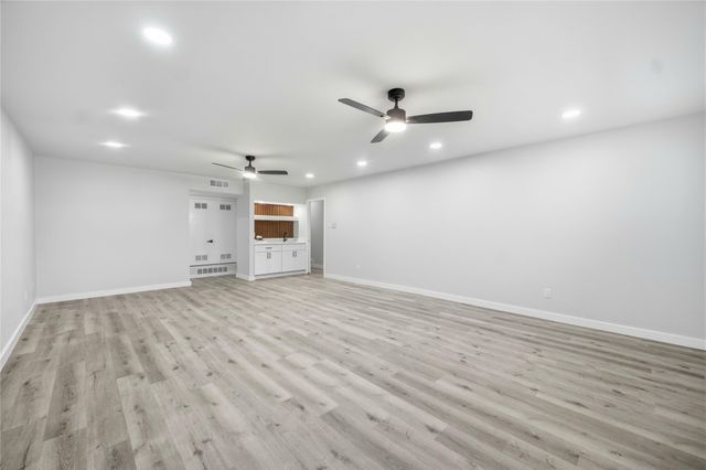 1013 Tanglewood Lane, Arlington, TX 76012