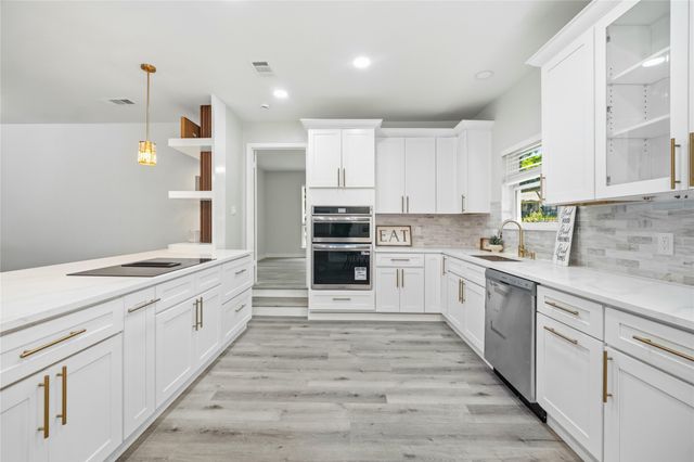 1013 Tanglewood Lane, Arlington, TX 76012