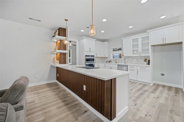 1013 Tanglewood Lane, Arlington, TX 76012
