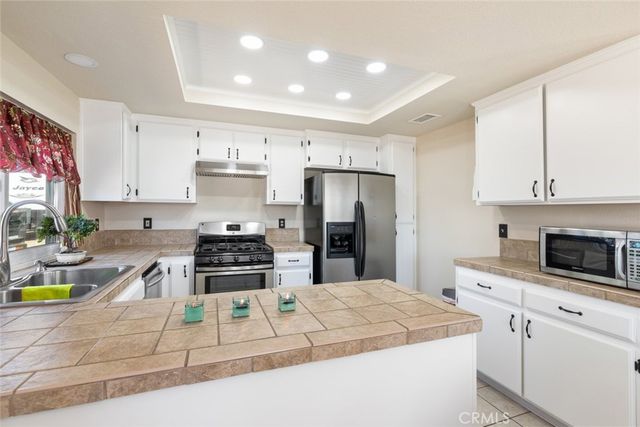 21141 Nandina, Apple Valley, CA 92308