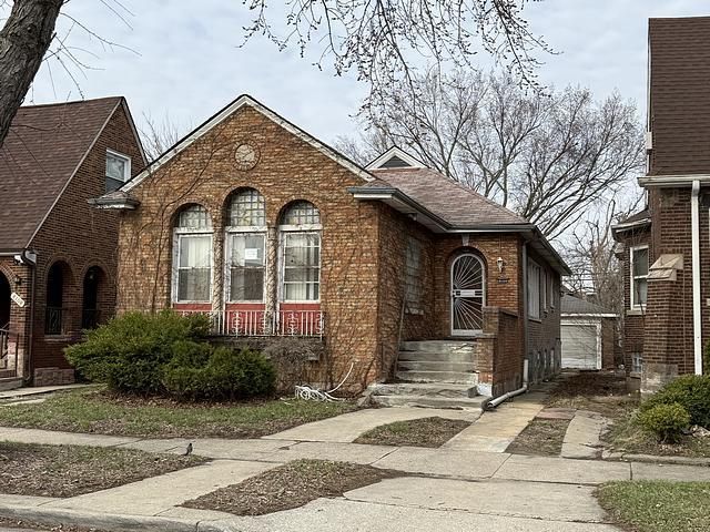 8104 S Euclid Avenue, Chicago, IL 60617