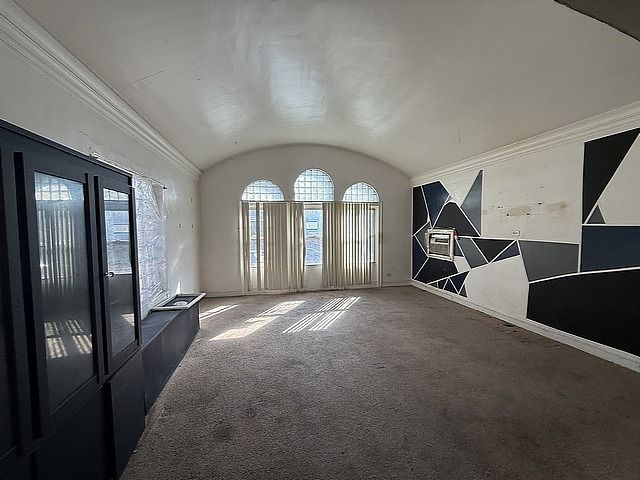 8104 S Euclid Avenue, Chicago, IL 60617