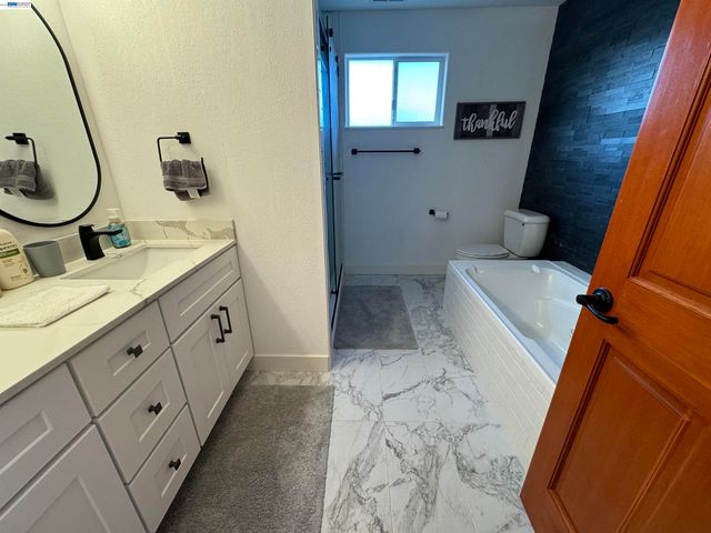 668 Keys Blvd., Clearlake Oaks, CA 95423