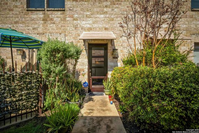 1202 S Flores St Apt 104, San Antonio, TX 78204
