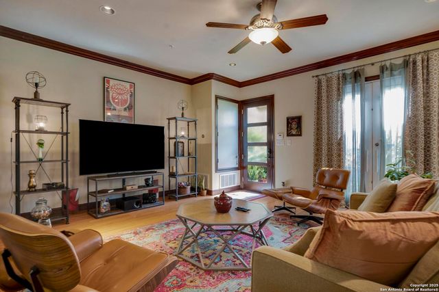 1202 S Flores St Apt 104, San Antonio, TX 78204