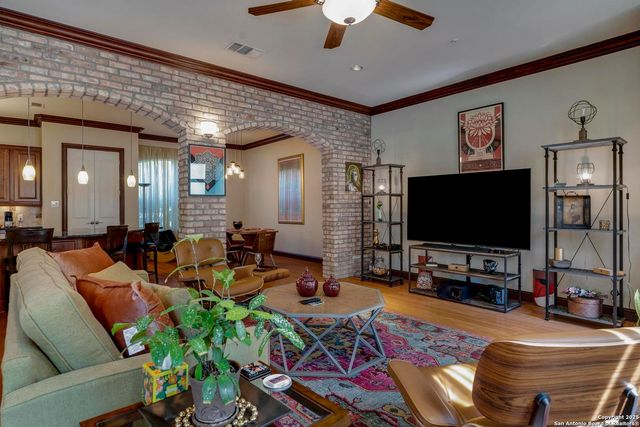 1202 S Flores St Apt 104, San Antonio, TX 78204