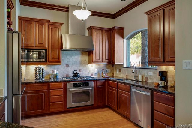 1202 S Flores St Apt 104, San Antonio, TX 78204