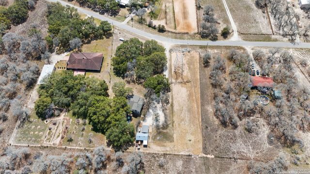 1134 Eagle Creek, Floresville, TX 78114