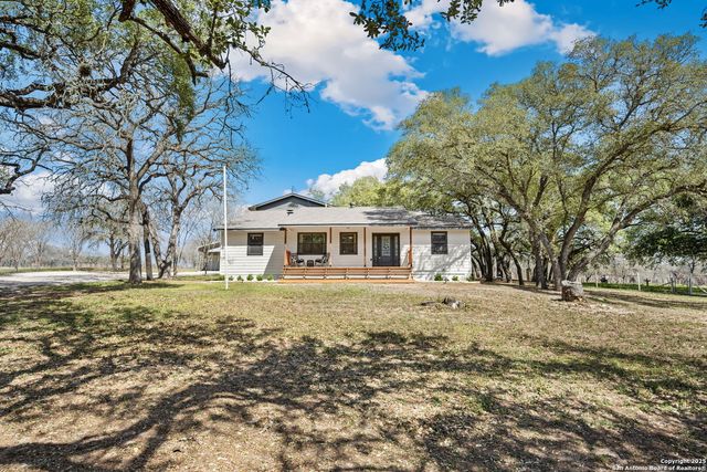 1134 Eagle Creek, Floresville, TX 78114