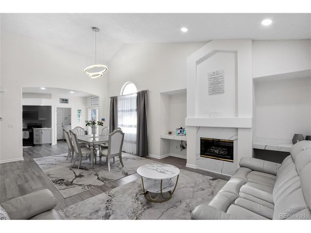 2217 S Kenton Way, Aurora, CO 80014