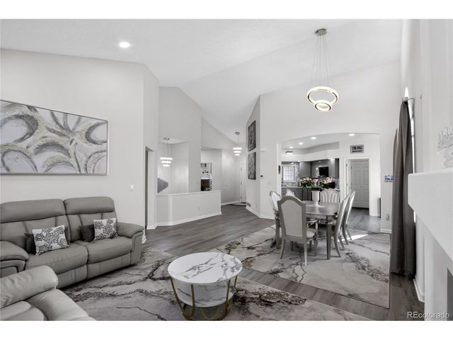 2217 S Kenton Way, Aurora, CO 80014