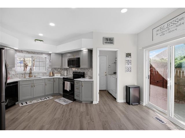 2217 S Kenton Way, Aurora, CO 80014