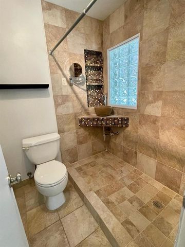 3311 W TYSON AVENUE, Tampa, FL 33611