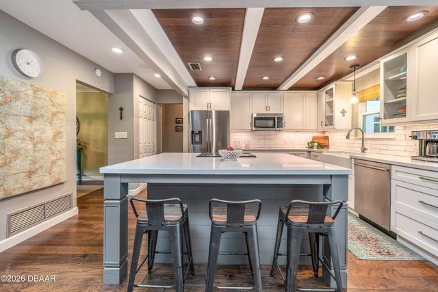 379 Oakridge Road, Ormond Beach, FL 32174