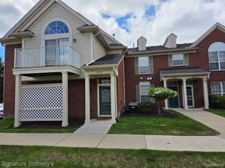 29599 Nottingham Circle 30, Livonia, MI 48152