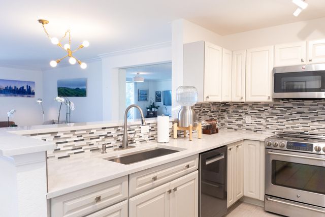 1801 N Flagler Drive 201, West Palm Beach, FL 33407