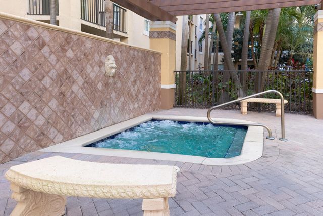 1801 N Flagler Drive 201, West Palm Beach, FL 33407