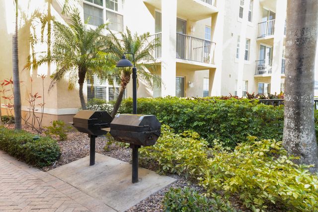 1801 N Flagler Drive 201, West Palm Beach, FL 33407