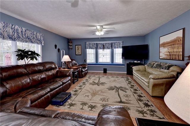 1025 Riverside DR, Lanexa, VA 23089