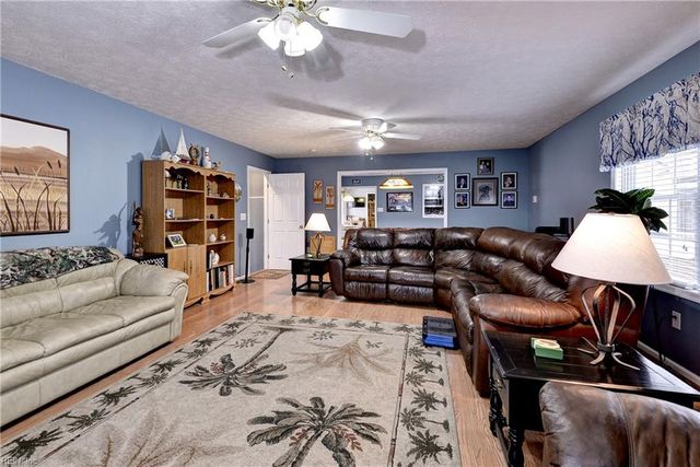 1025 Riverside DR, Lanexa, VA 23089