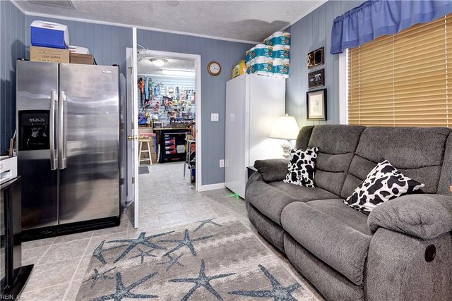 1025 Riverside DR, Lanexa, VA 23089