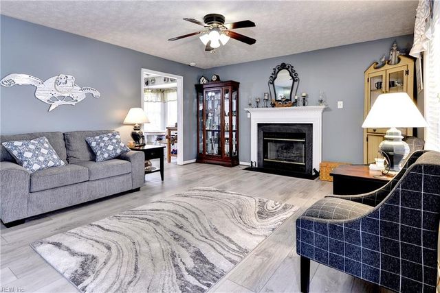 1025 Riverside DR, Lanexa, VA 23089